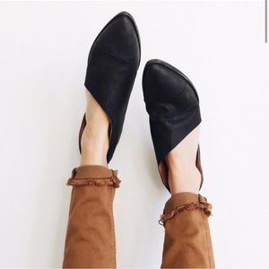 New!!! Vegan leather Cut Out Slip on Flats nwt